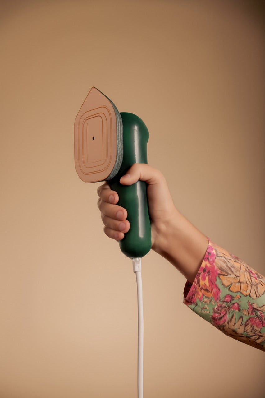 Portable Mini Steam Iron & Garment Steamer – Handheld Travel Clothes Press, Quick-Heat Wrinkle Remover for Shirts, Dresses, Suits & All Fabrics”