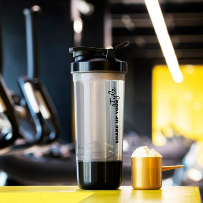 600ml Protein Shaker Bottle for Protein Mix with Storage Compartment and Stainless Steel Blender Ball for Pre/Post Workout Drinks, Gym, Cycling