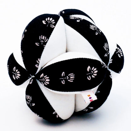 Clutch Ball Toys for kids Plush stuffed soft toys magic ball