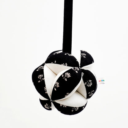 Clutch Ball Toys for kids Plush stuffed soft toys magic ball